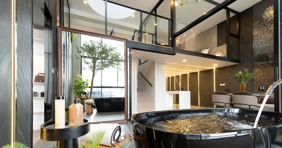 Origin Thonglor World - Courtyard