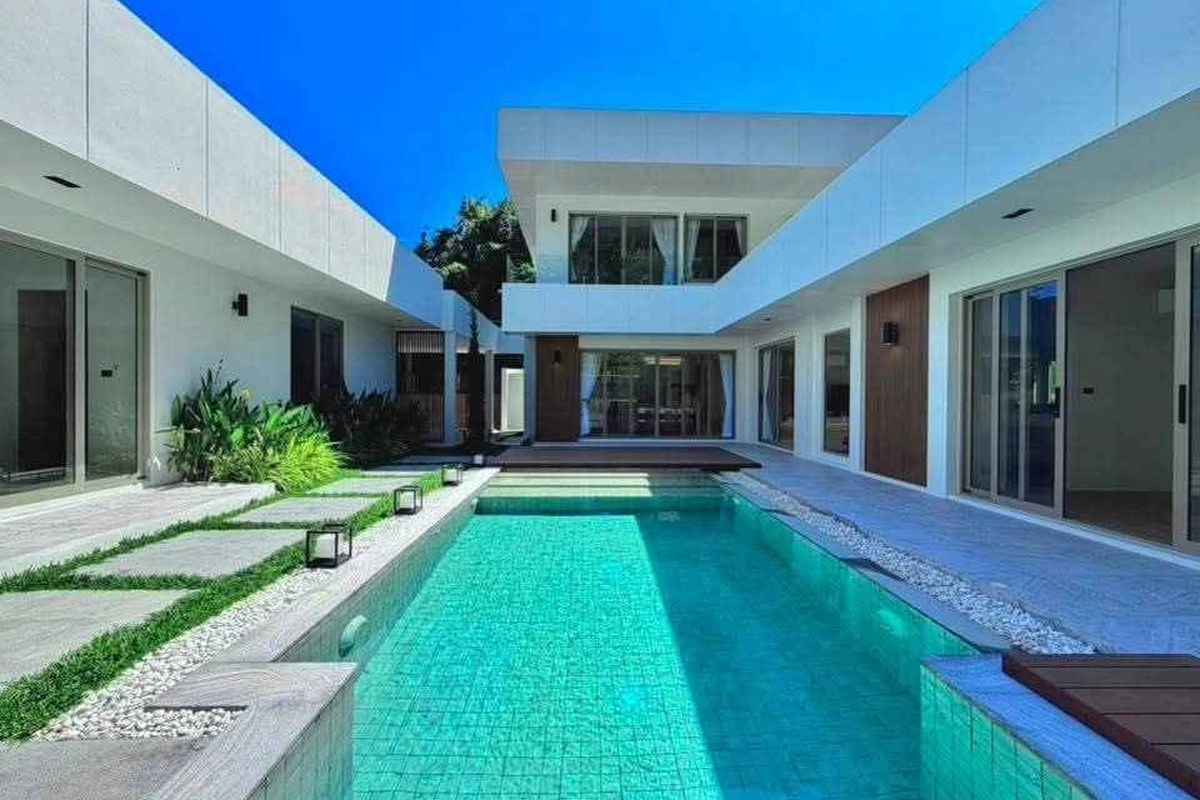 Loch Palm Villa - pool