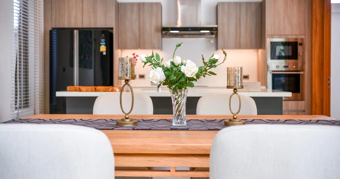 Wilawan Villas - Dining table