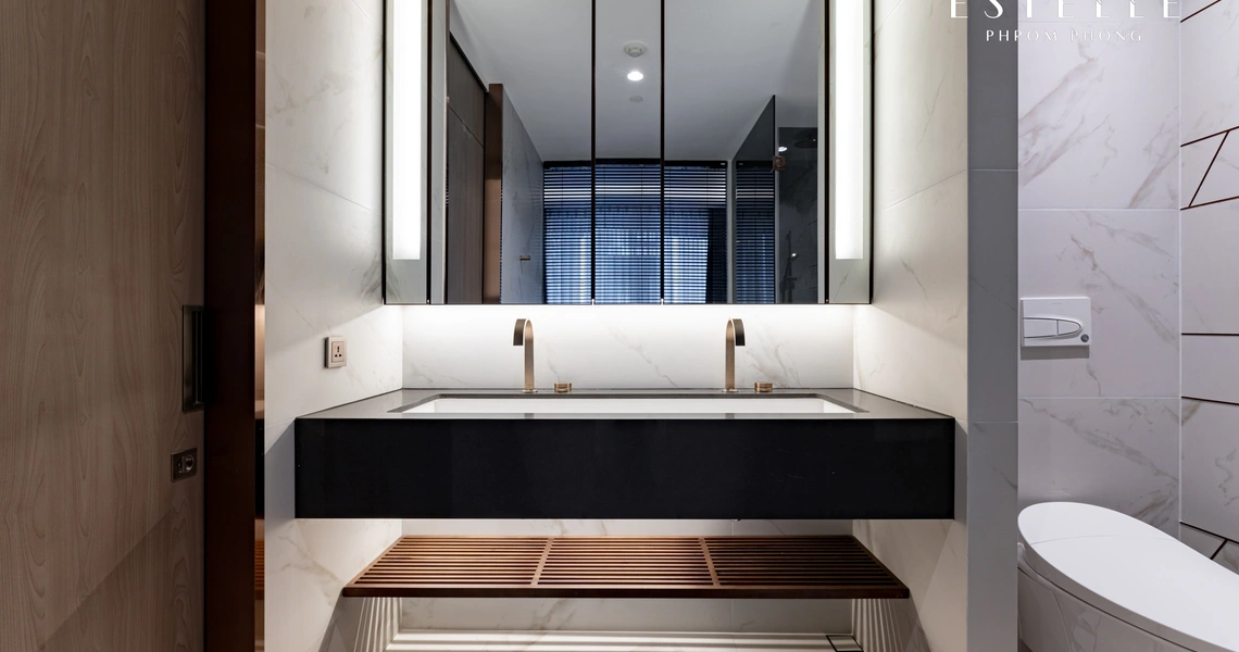 The Estelle Phrom Phong Luxury Bangkok Condo - Toilet sink