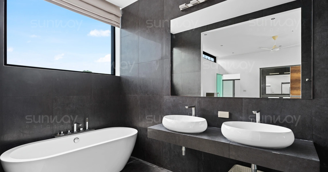 Vista Del Mare- Bathroom