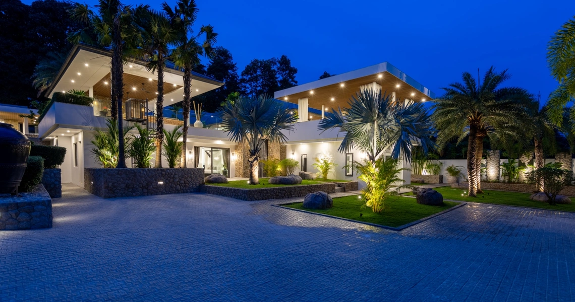 Villa Riverside outdoor night