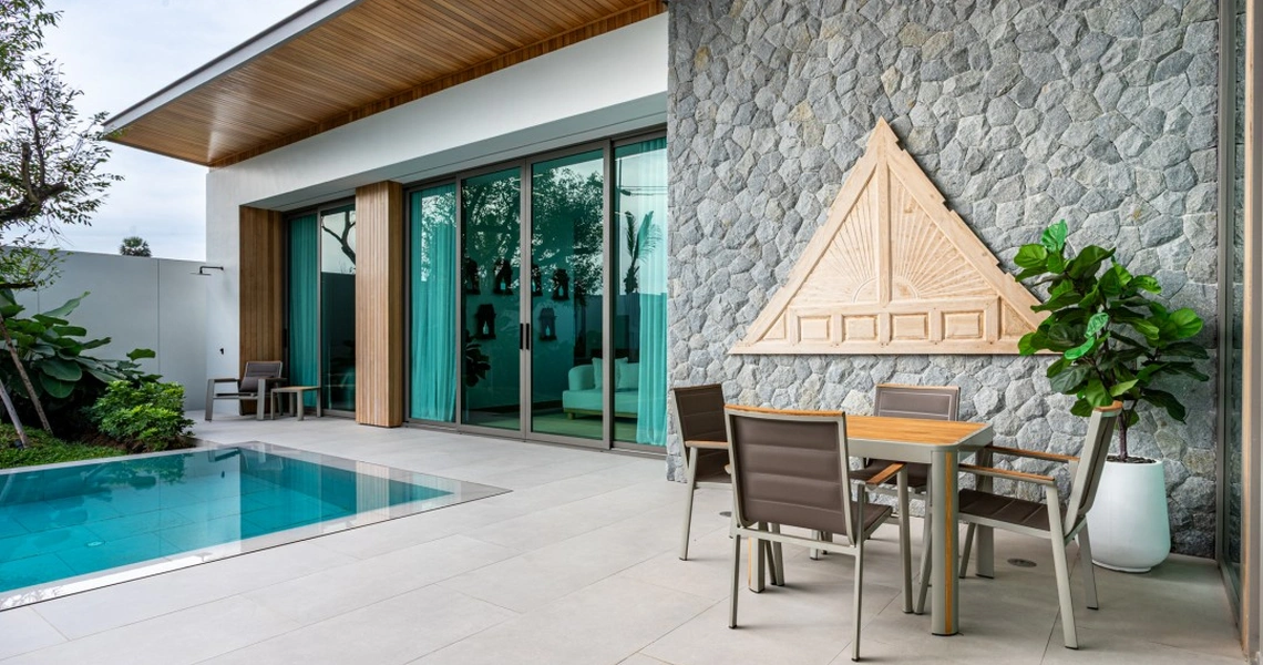 Mono Champaca - outdoor dining