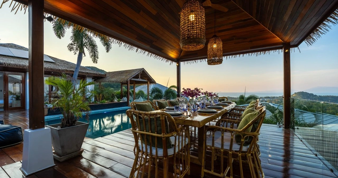 Authentik Villa outdoor dining with view