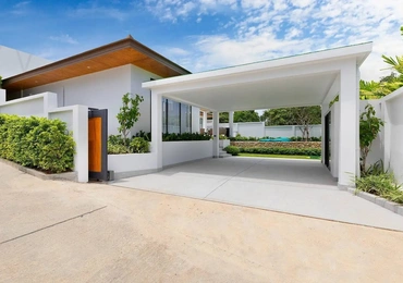 None Villa Paradise – Villa gate
