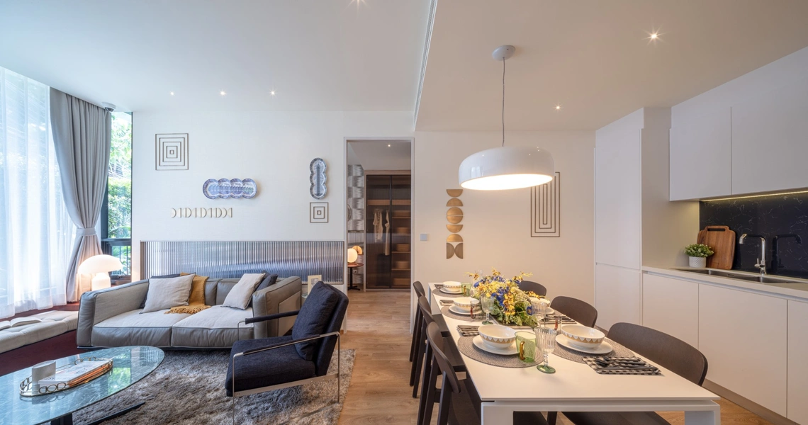 Noble Form Thonglor luxury high-rise - 2-bedroom living room