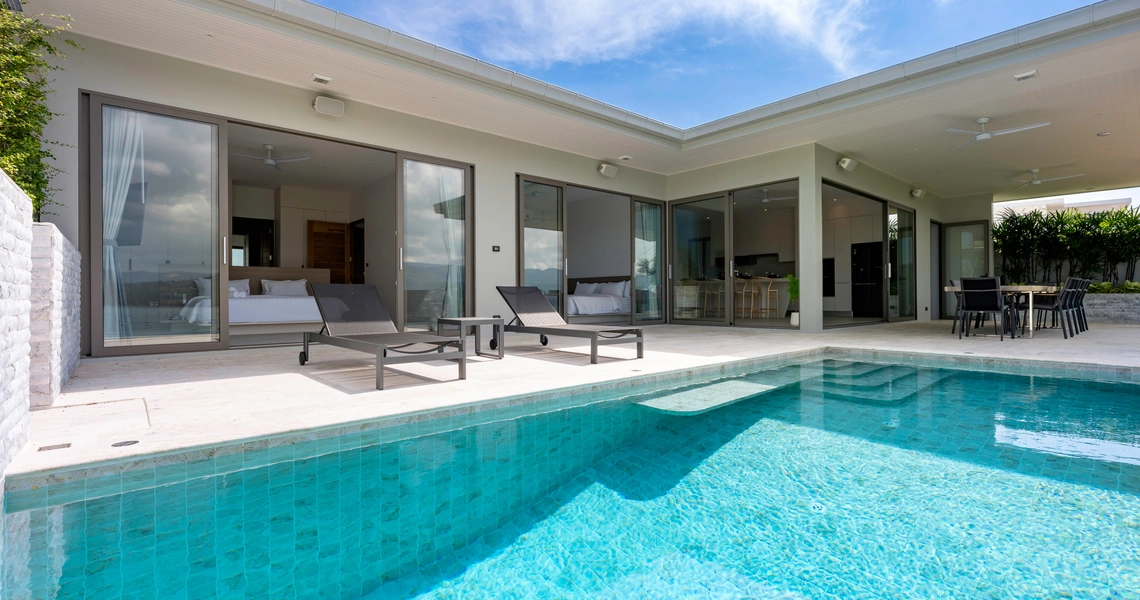 Bangrak Bayview - Swimming pool