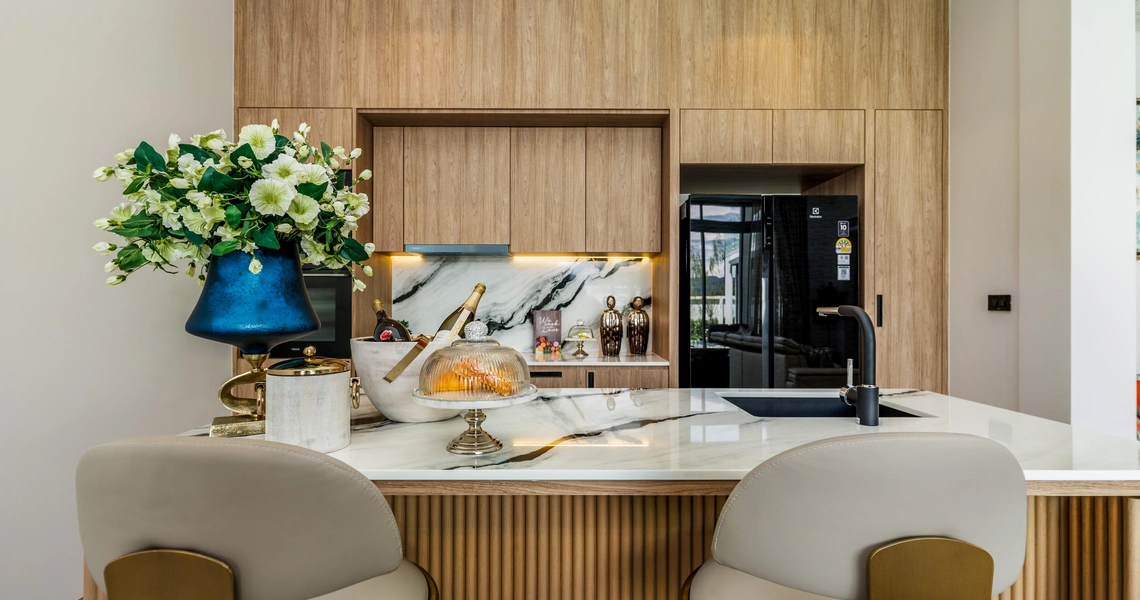 Erawana Creek - kitchen and bar