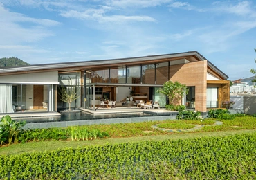 SERRANA Lakefront - exterior