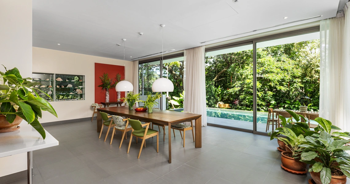 Villa Mimosa Layan Beach-Dining area