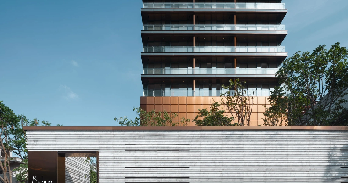 Khun by Yoo luxury condo in Bangkok front view
