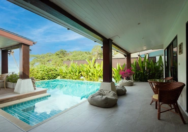 Indu Sunset deck with pool