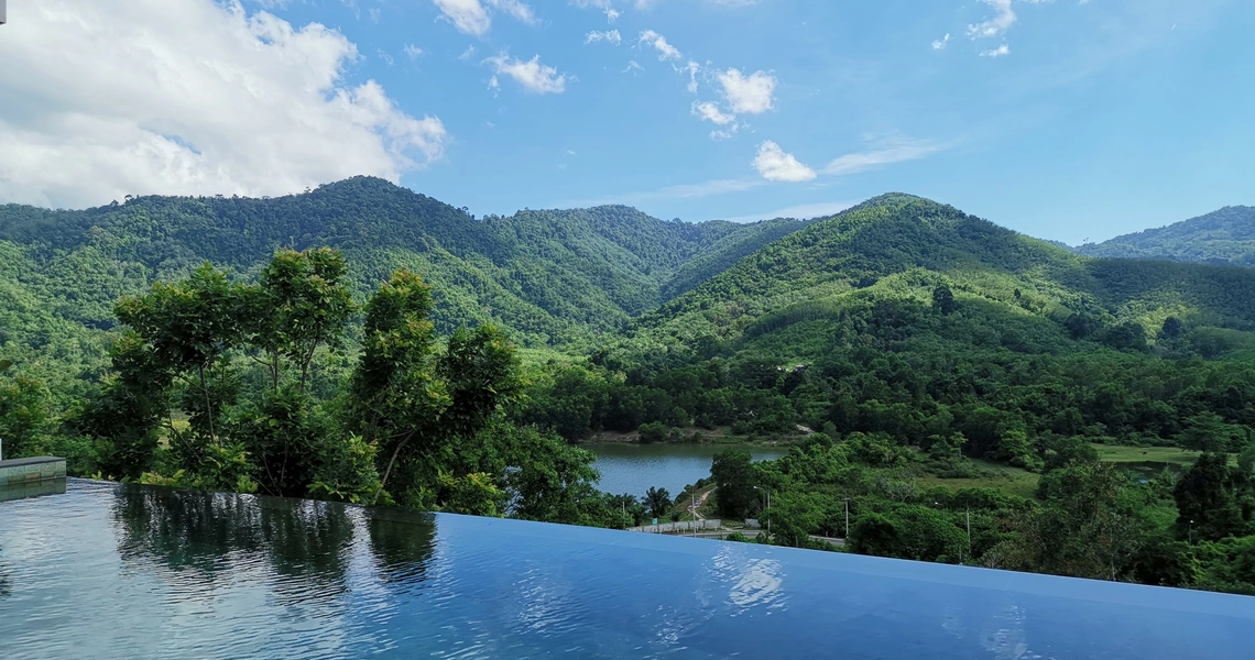 Luxury villas on Phuket Manick Hillside pool