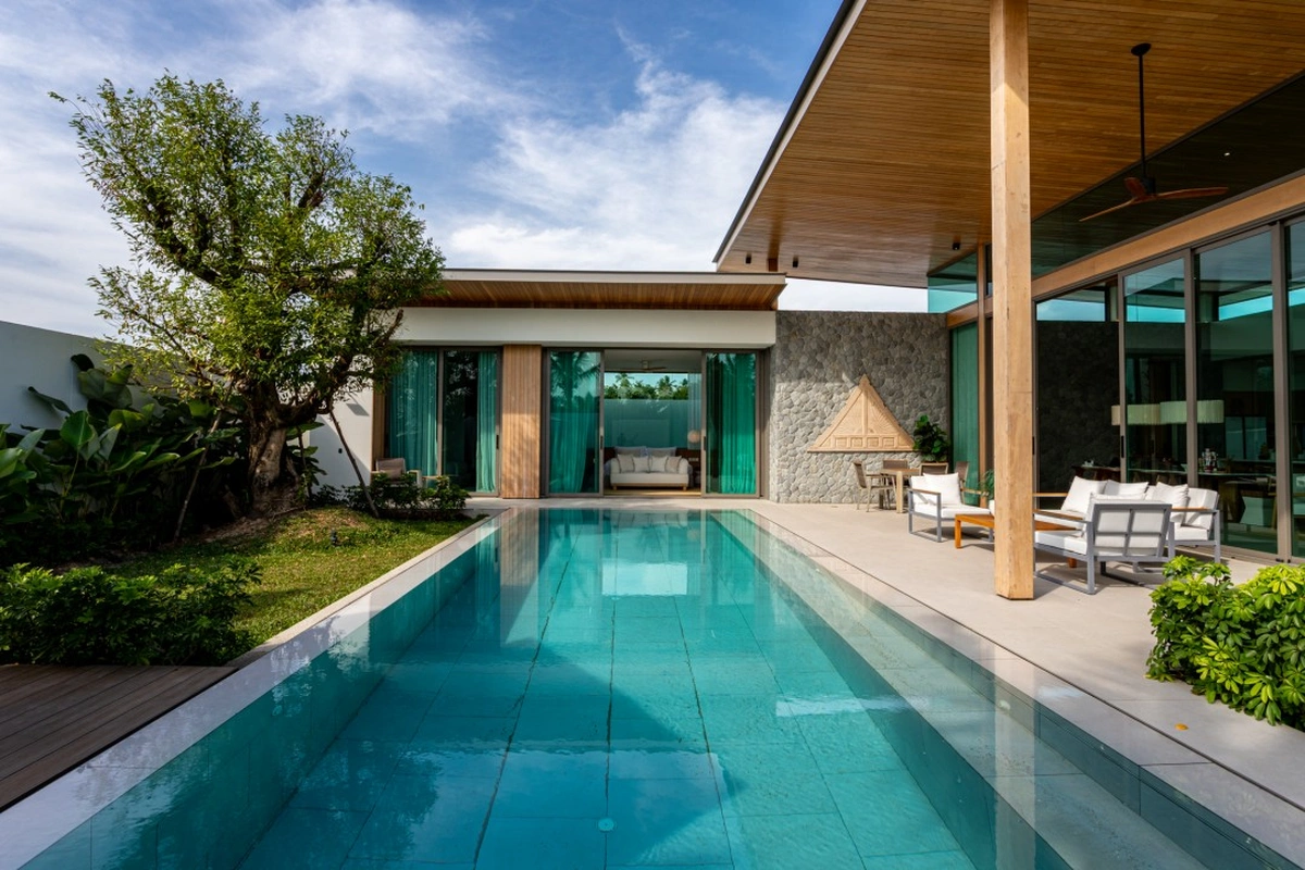 Mono Champaca - exterior pool
