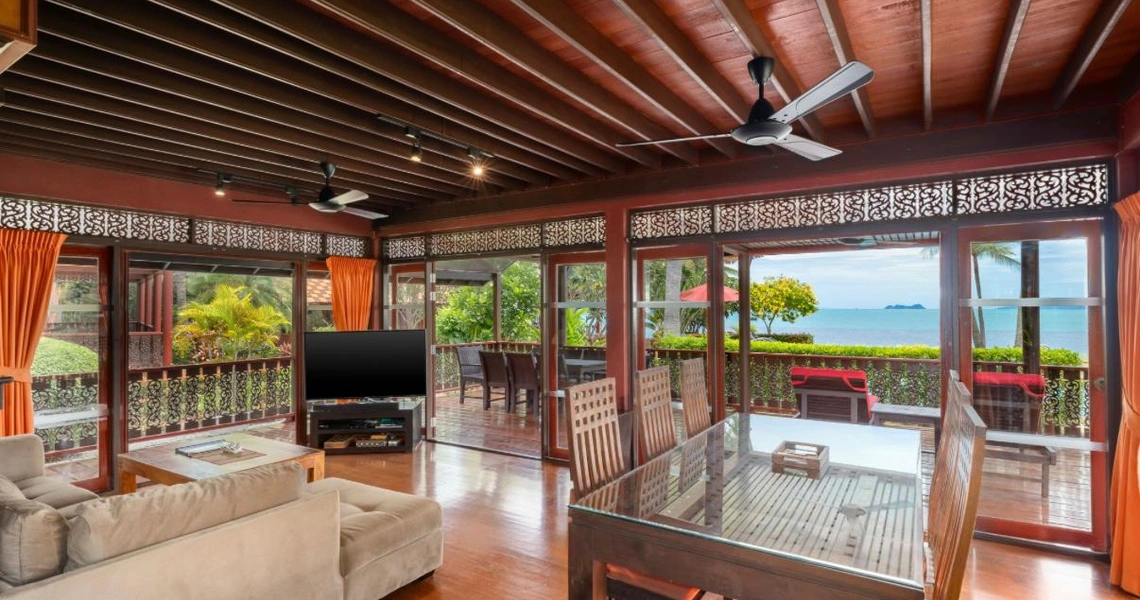 Coconut Paradise Villa - Living room