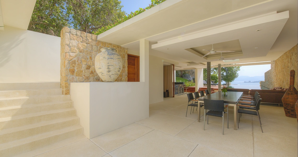 Luxury villas on Samui Luxury 3 Bedroom Pool Villa in Samujana dining area