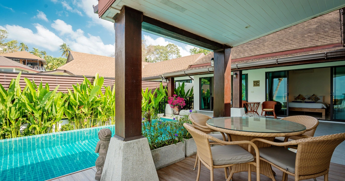 Indu Sunset outdoor dining with pool