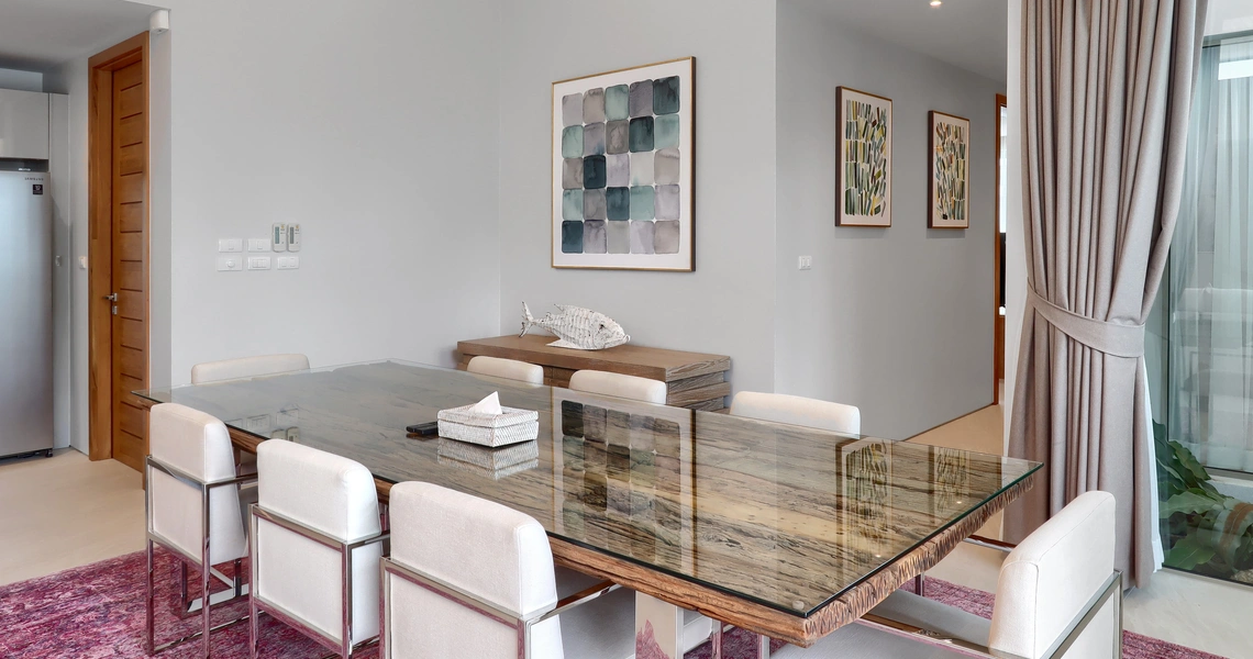 Botanica - Hillside - Dining Table