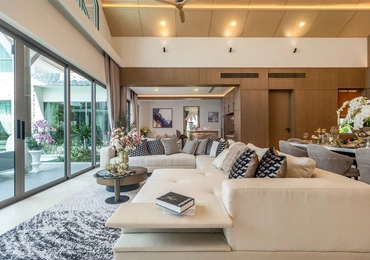 Erawana Grand - Living area