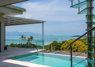 Bayside BB3 pool with sea view