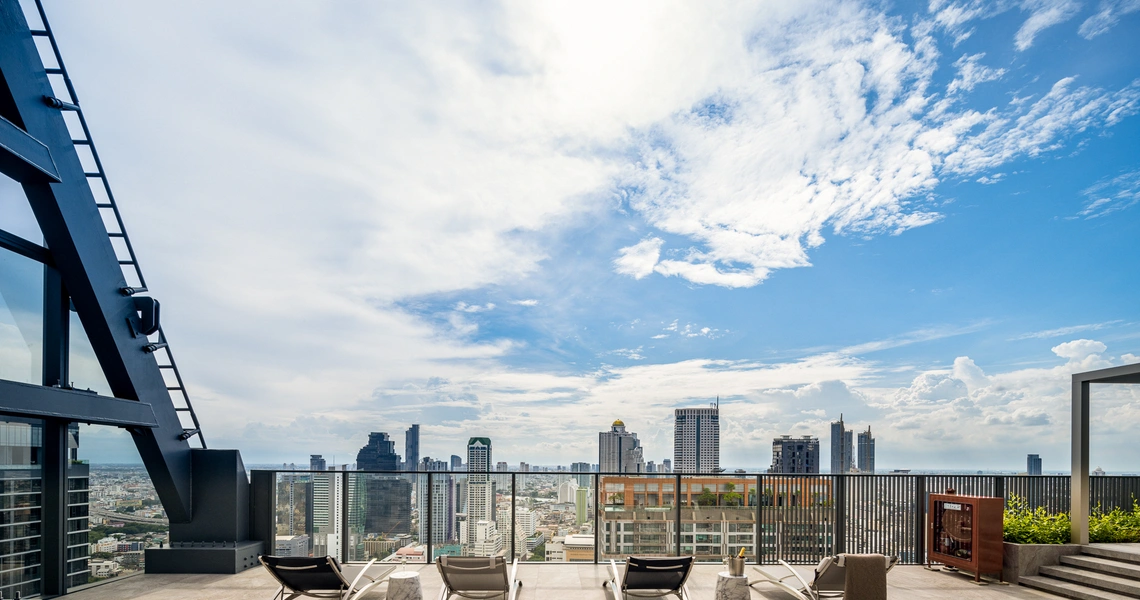 Tait Sathorn  12 Luxury Bangkok Condominium Rooftop