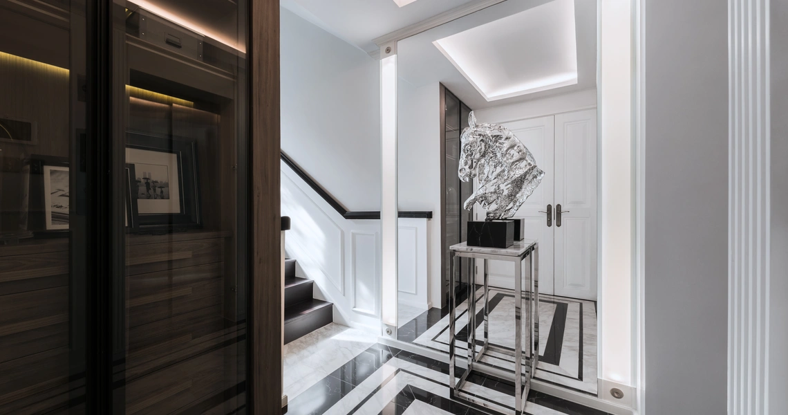 Malton Ari Bangkok Luxury Houses French Colonial decorations