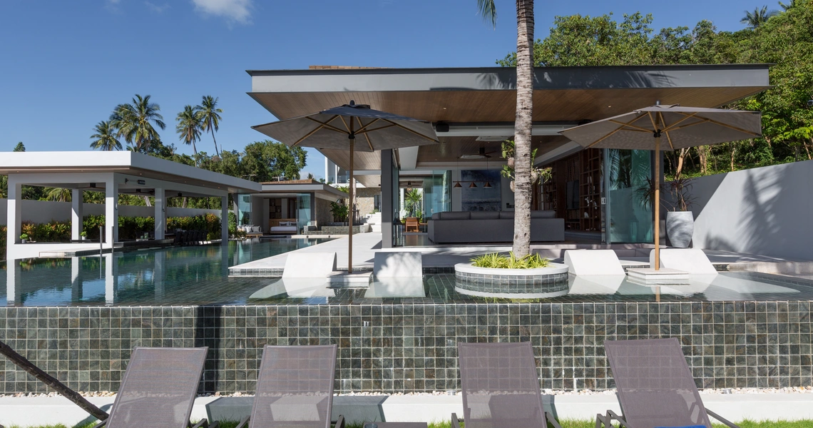 None Ultra-Luxury 7 Bedroom Beachfront Villa Samui - Sunbed area